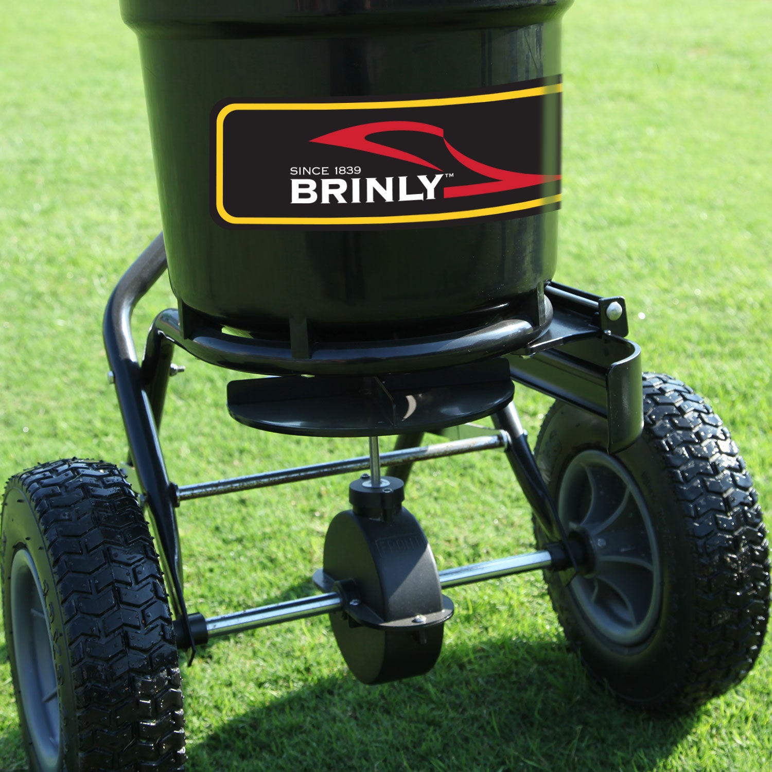 50 LB. Push Spreader with Side Deflector & Hopper Cover | P20