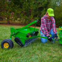 John Deere 2-in-1 Aerator Spreader with Weight Tray | LPAS40JD/AS-400JD